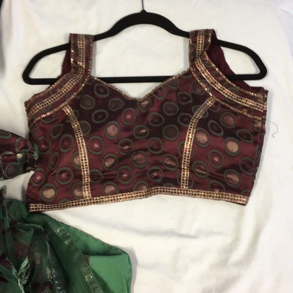 Saree - Picture 4 of 5